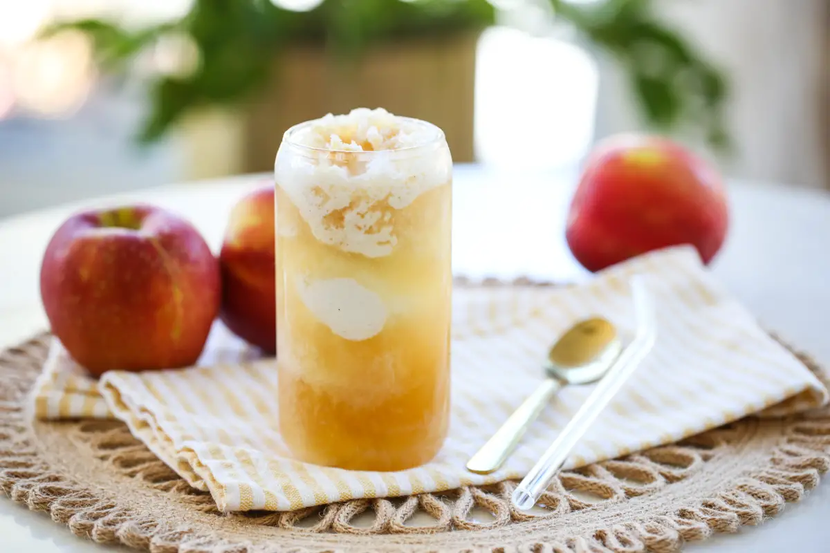 creamy apple cider slushy in a cup