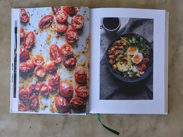 Wunderschönes Beispiel einer Fotostrecke aus dem Kochbuch „Sprouted Kitchen Around Our Table“