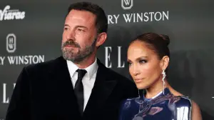 Ben Affleck und Jennifer Lopez nehmen am 05. Dezember 2023 an ELLEs Women in Hollywood Celebration in den Nya Studios teil