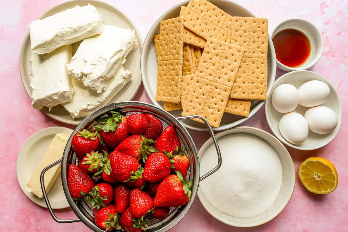 Zutaten für Erdbeerkäsekuchen.