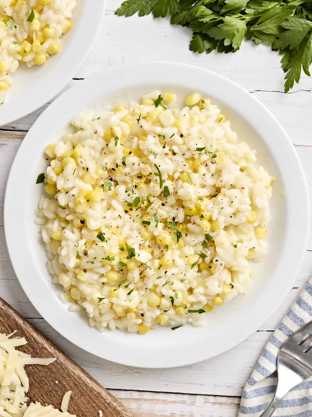 Ein Teller mit süßem Maisrisotto.