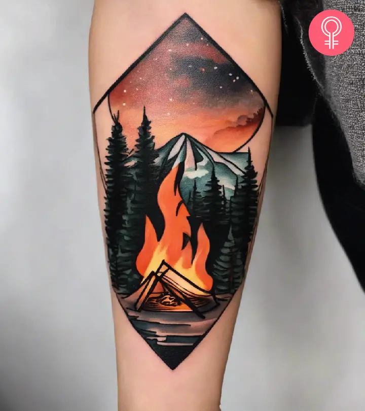 8 unglaubliche Ideen, Designs und Bedeutungen für Lagerfeuer-Tattoos