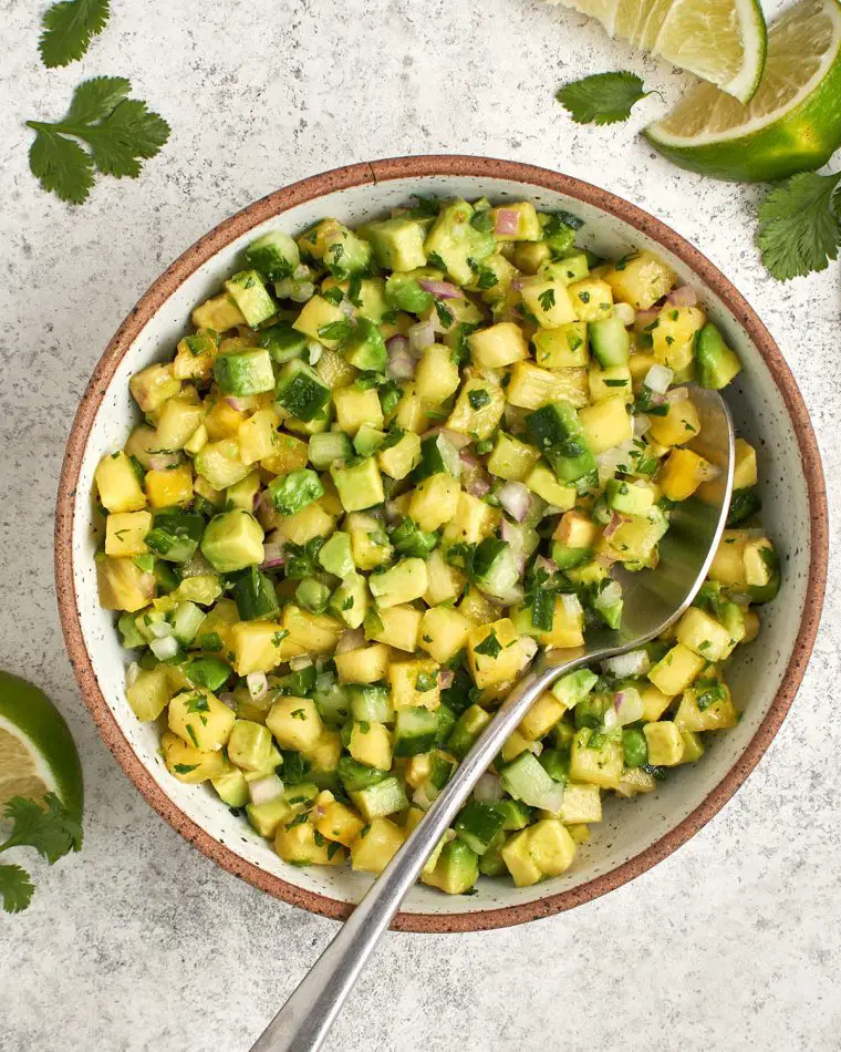 Ananas-Avocado-Salsa