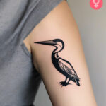 Elegante Pelikan-Tattoo-Ideen und Designs mit Bedeutungen