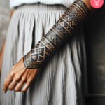 8 erstaunliche polynesische Unterarm-Tattoo-Ideen, Designs und Bedeutungen