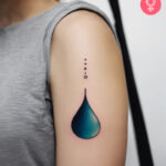 8 Wassertropfen-Tattoos mit zarten Designs und tiefer Bedeutung