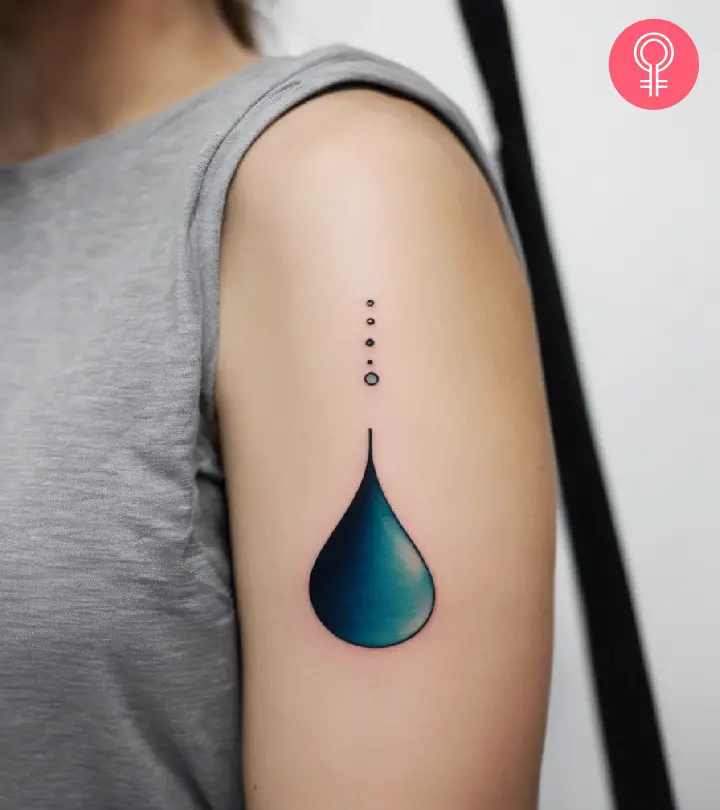 8 Wassertropfen-Tattoos mit zarten Designs und tiefer Bedeutung