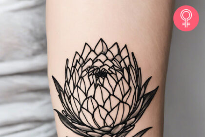 8 symbolische Protea-Tattoo-Designs, die Schönheit und Ausdauer hervorrufen