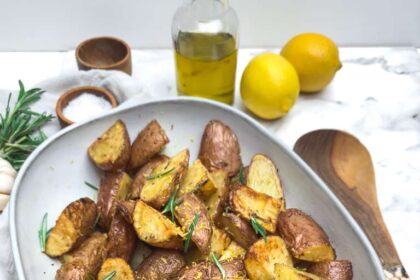 Delicious Roasted Red Potatoes featured