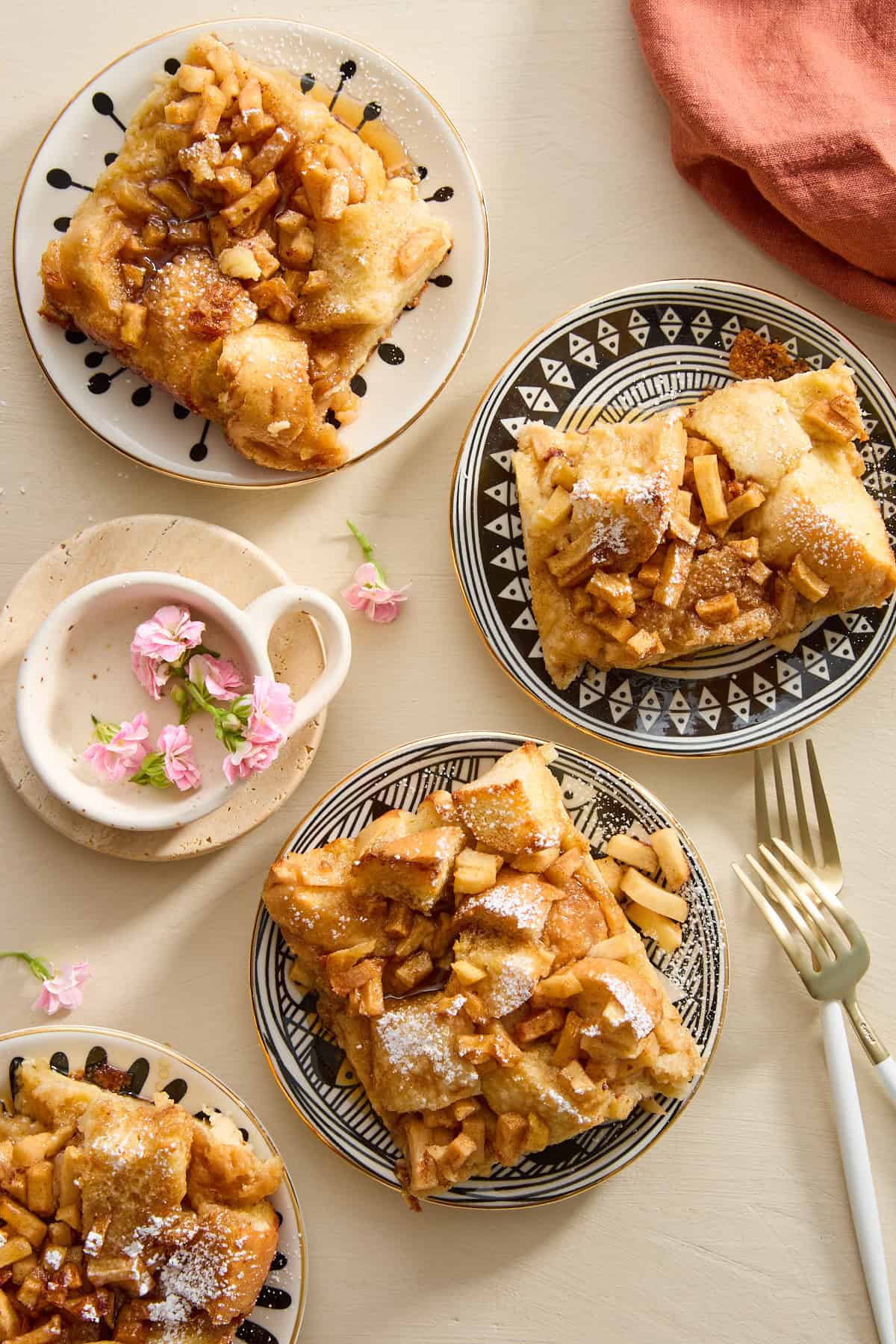 Plates of apple cinnamon French toast.