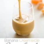 Bananen-Creamsicle-Protein-Smoothie – Dieser Orangen-Smoothie ist SO dick, cremig und vollgepackt mit Vanille-Proteinpulver, dass er wie ein Creamsicle schmeckt! In 5 Minuten fertig, voller Antioxidantien und perfekt für die Erholung nach dem Training! | Foodfaithfitness.com | @FoodFaithFit