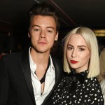 LONDON, ENGLAND – 6. OKTOBER: Harry Styles (L.) und seine Schwester Gemma Styles nehmen an der Another Man A/W-Launch-Veranstaltung teil, die von Harry Styles, Alister Mackie und Kris Van Assche veranstaltet wird, im Albert’s Club am 6. Oktober 2016 in London, England.